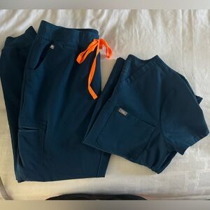 Figs scrubs. Top & bottom size large, tall pants